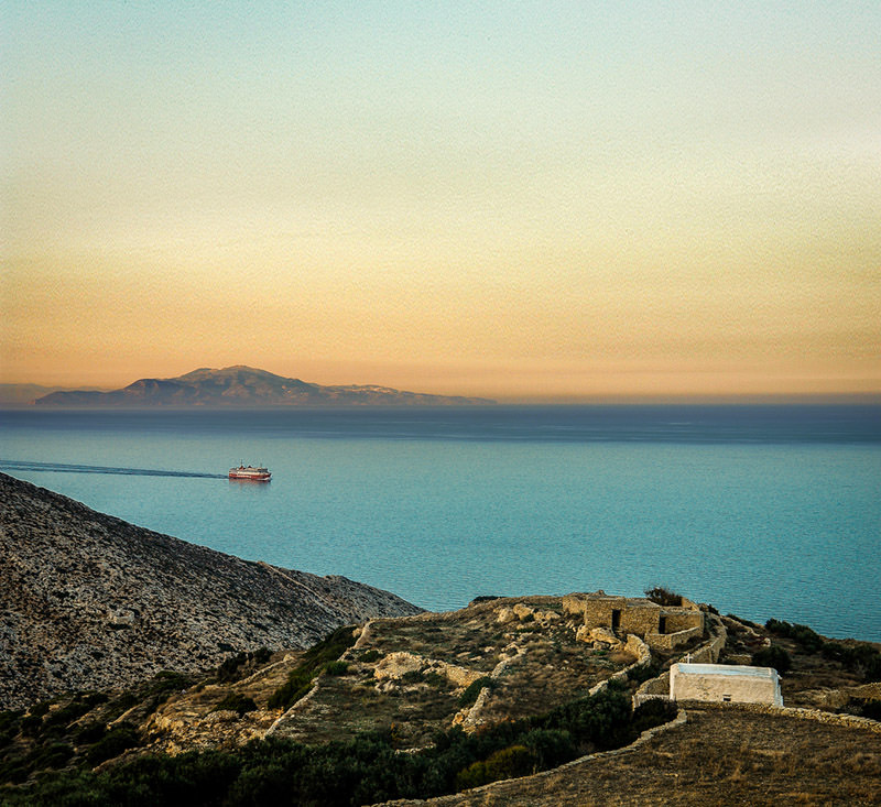 Raggiungere Folegandros in traghetto